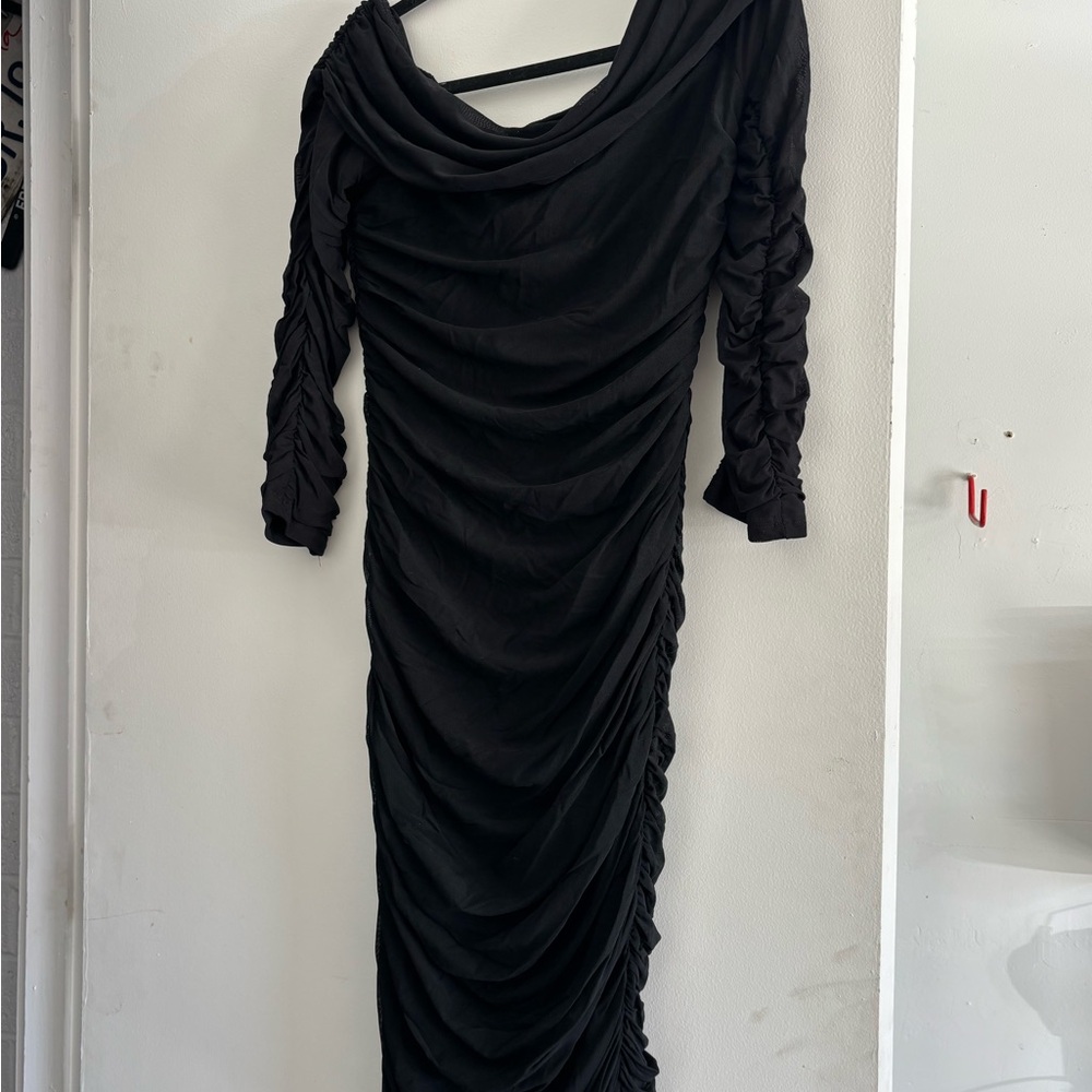 Elegant Black Ruched Dress